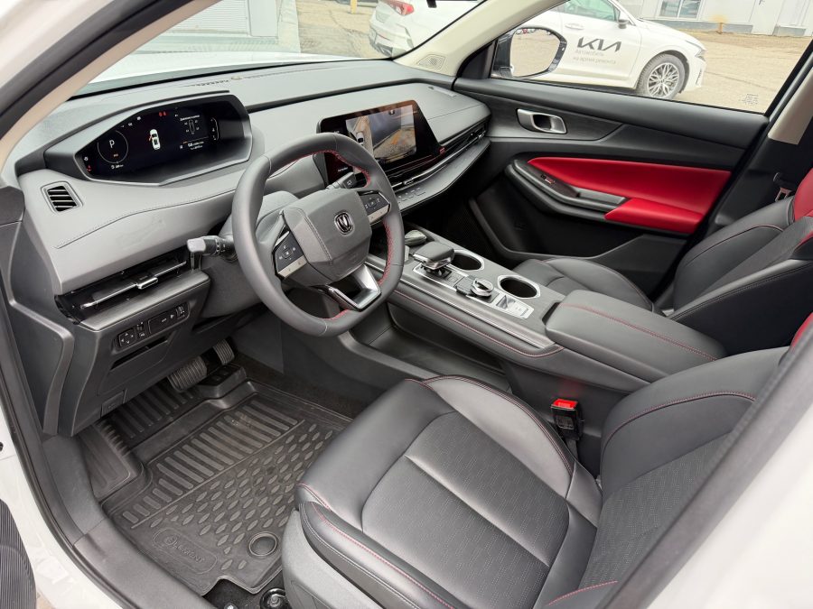 Changan UNI-S 1.5 AMT