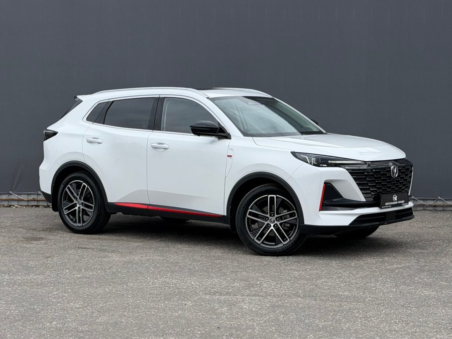 Changan UNI-S 1.5 AMT