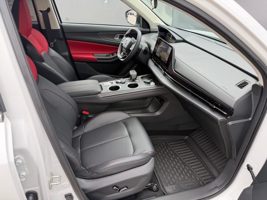 Changan UNI-S 1.5 AMT