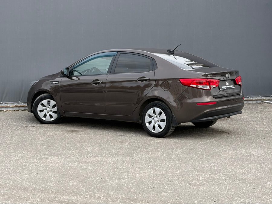 Kia Rio 1.6 MT