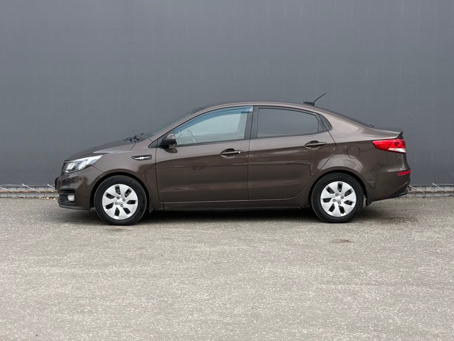 Kia Rio 1.6 MT