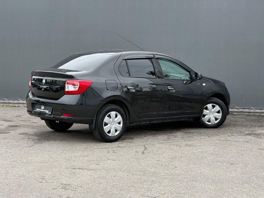 Renault Logan 1.6 AT