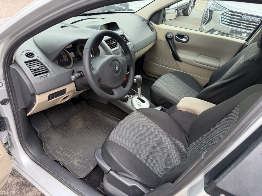 Renault Megane 1.6 AT
