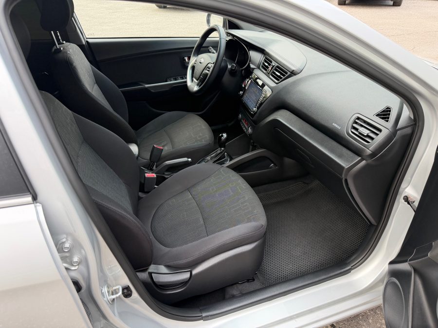 Kia Rio 1.6 AT