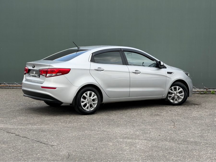 Kia Rio 1.6 AT