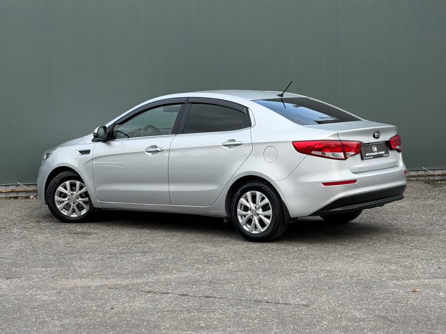 Kia Rio 1.6 AT