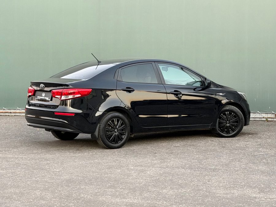 Kia Rio 1.6 MT