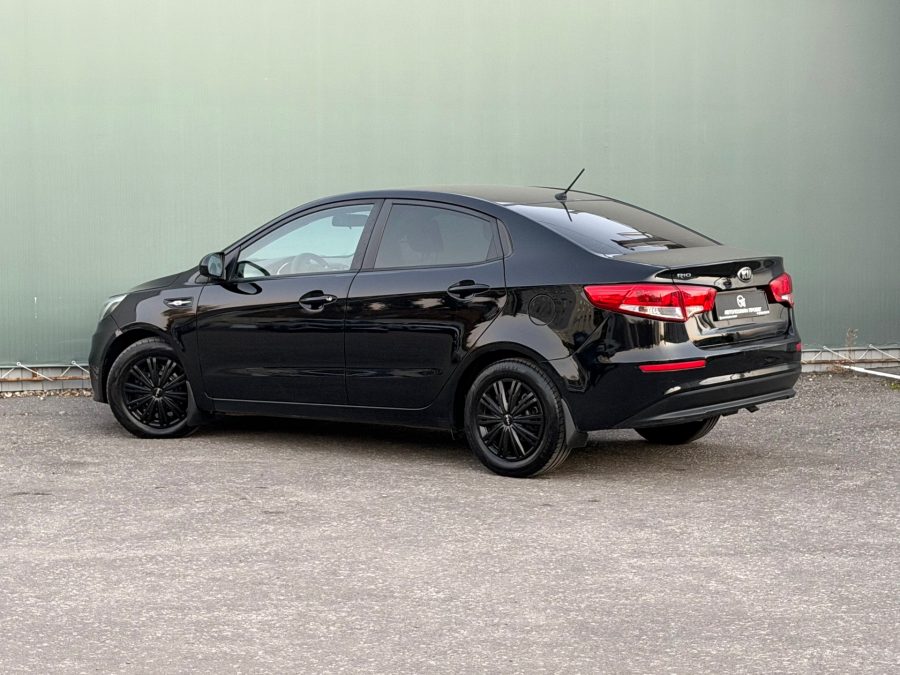 Kia Rio 1.6 MT