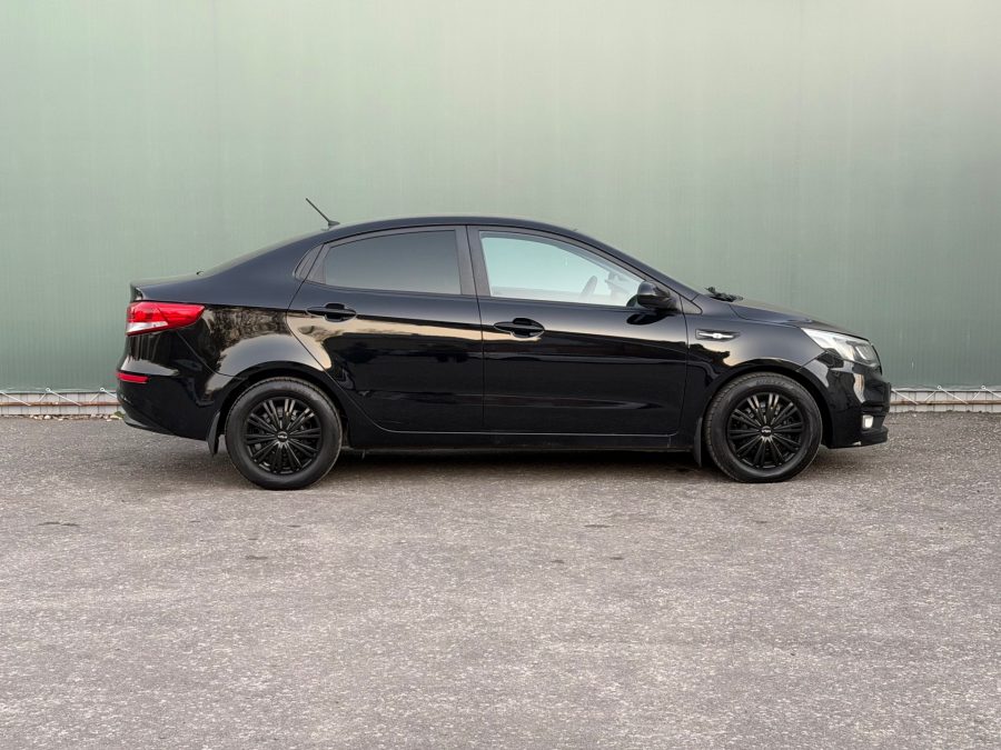 Kia Rio 1.6 MT