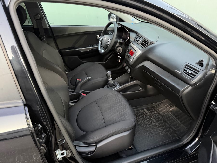 Kia Rio 1.6 MT
